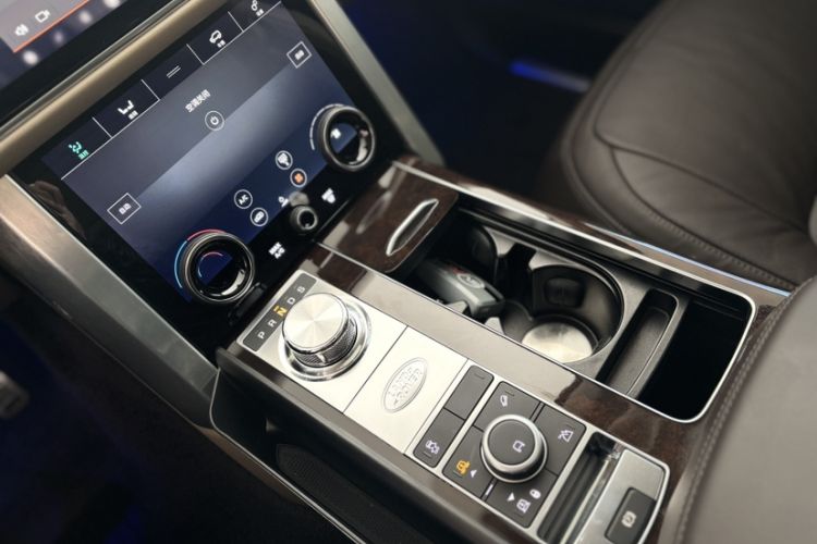 Used Land Rover Range 2022 3.0 L6 400 PS Classic Extended Version Exterior 7