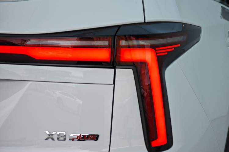 Used SOL X8 PLUS 2023 1.5 TGDI DCT Smart Edition 7-Seater