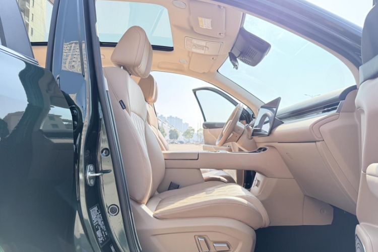 Used Landian E5 PLUS 2026 Model 165km Long-Range First-Adoption Version Ultra 7-seater
