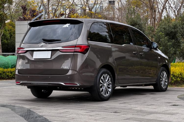 Used Buick GL8 2023 Land Executive Class Comfort Model