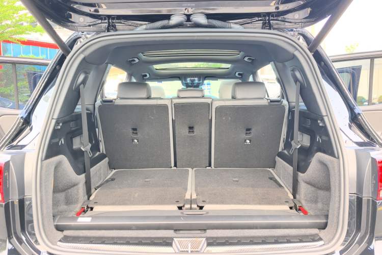 Used Mercedes-Benz EQB 2023-Year Restyled EQB 350 4MATIC Interior 10