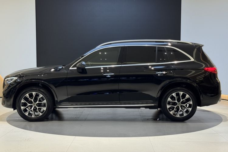 Used Mercedes-Benz GLC 2023 GLC 260 L 4MATIC Luxury 7-Seater Exterior 7