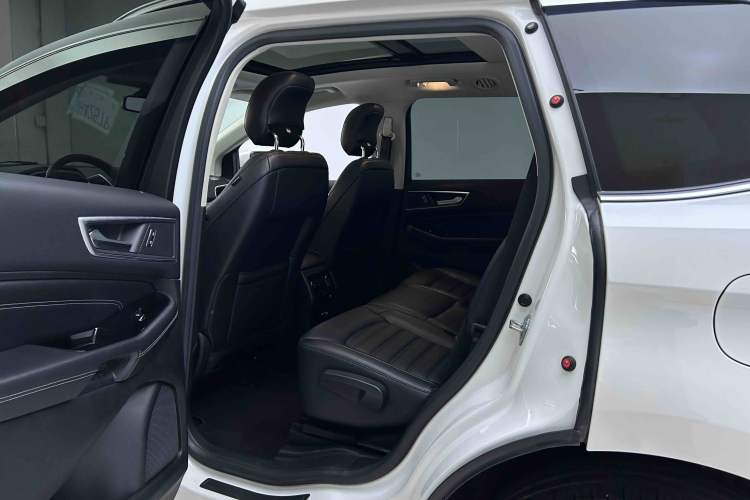 Used Ford Edge 2018 EcoBoost 245 Four-Wheel Drive Titanium 7-Seater