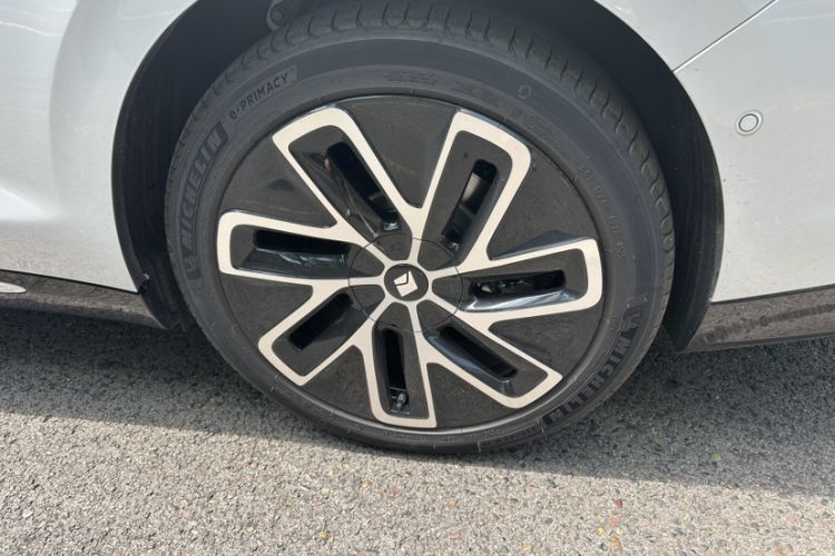 Used Baojun Enjoy 2025 Plug-in Hybrid 140km Luxury Edition
