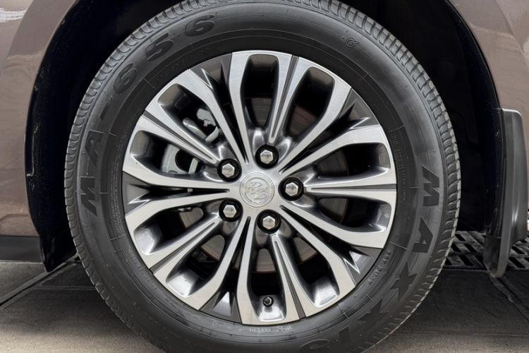 Used Buick GL8 2023 Land Executive Class Comfort Model