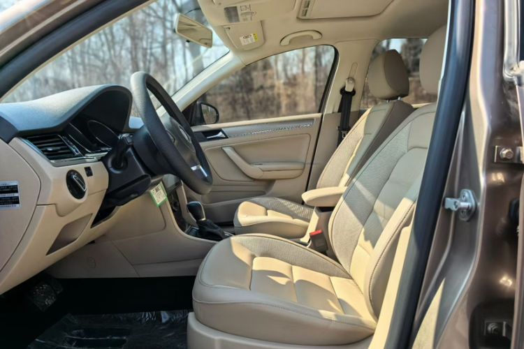 Used Volkswagen Bora 2014 1.6L Automatic Comfort Model Exterior 7