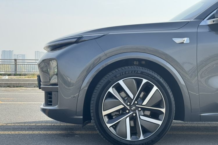 Used Li Auto L8 2023 Pro Model
