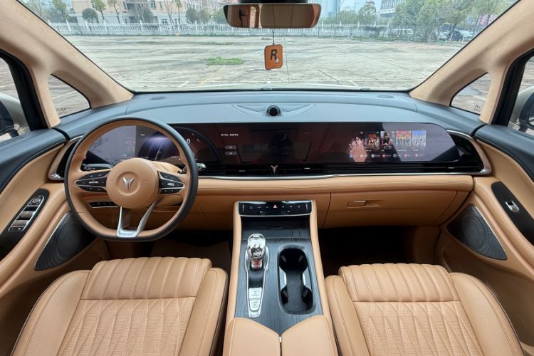 Used VOYAH Dream 2024 PHEV Ultra-Long Range Flagship Edition Interior 6