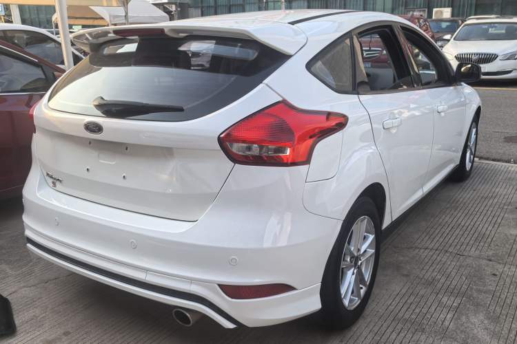 Used Ford Focus 2015 Hatchback 1.6L Automatic Fashion Edition