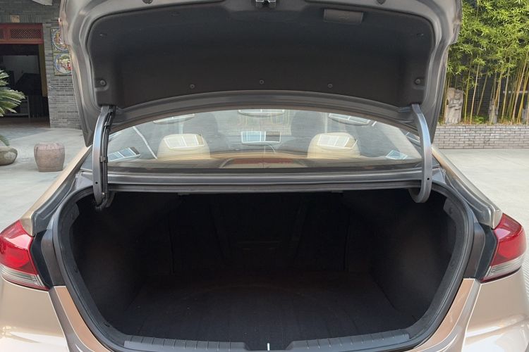 Used Hyundai Elantra (6th Generation / Lingdong) 2016 1.6L Automatic ZhiXuan – Elite Version
