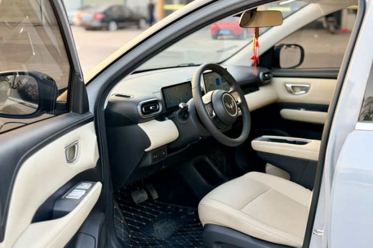 Used Wuling Bingo PLUS 2024 401 km Range 5-Seater Version Interior 3