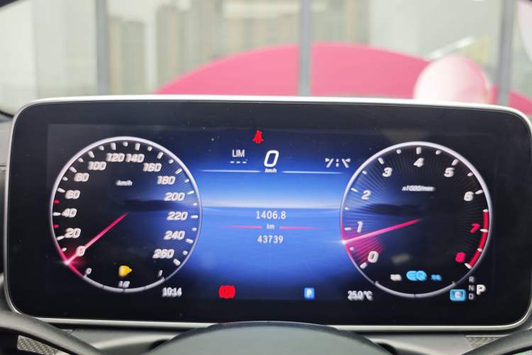 Used Mercedes-Benz C-Class 2022 Restyled C 260 L Sport Edition Odometer Close Up