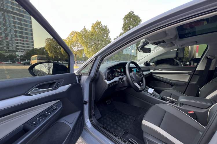 Used Volkswagen Golf 2021 200TSI DSG Pro