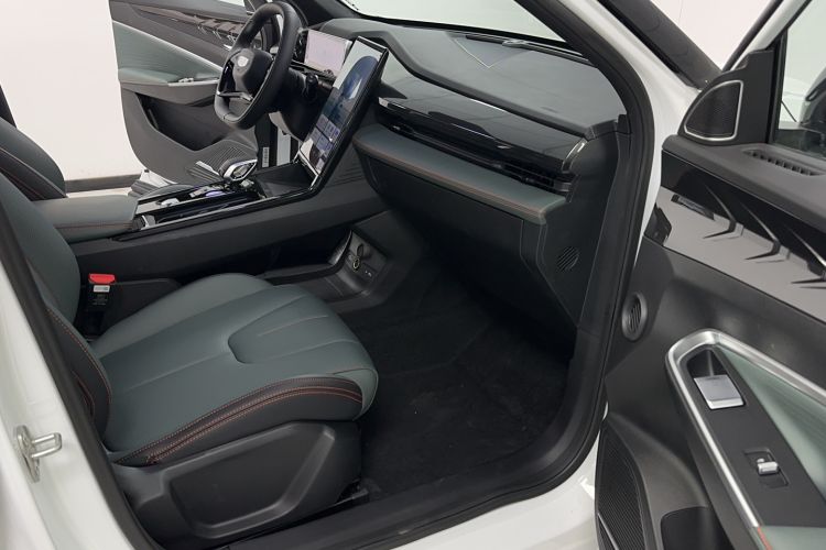 Used Geely Auto Emgrand X7 Sport 2024 1.5TD Smart Connect+ Interior 1