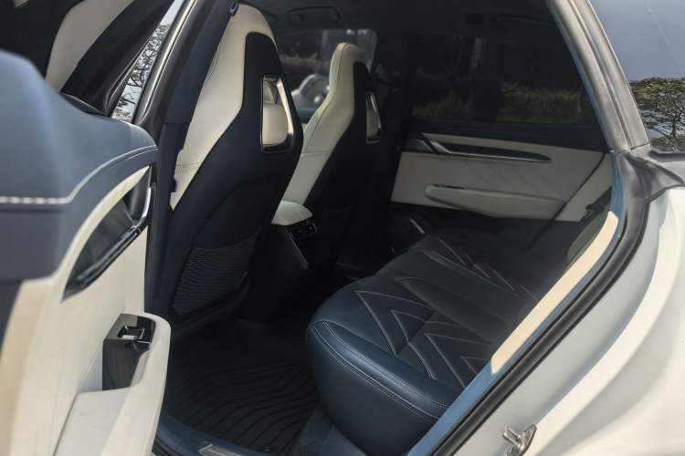 Used Zeekr 001 2023 YOU Edition 100 kWh Interior 3