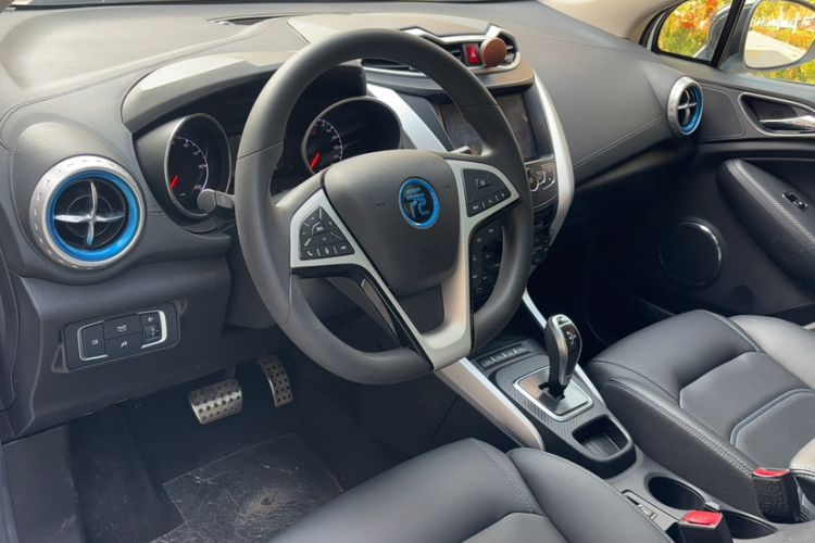 Used BYD Yuan New Energy 2018 EV360 Smart Connected Cool Model Interior 1