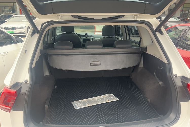 Used Volkswagen Tiguan L 2017 330TSI Automatic Two-Wheel Drive Flagship Edition Trunk