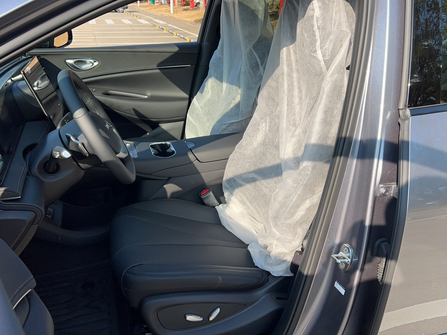 Переднее сиденье в автомобиле