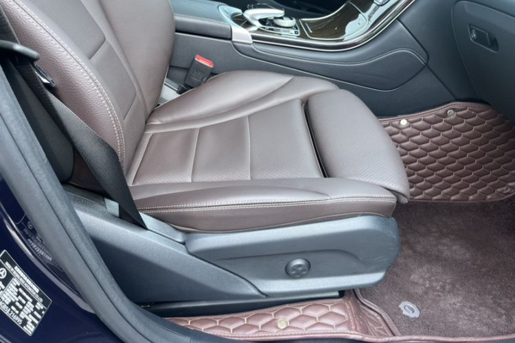 Used Mercedes-Benz GLC 2018 GLC 260 4MATIC Dynamic Edition Interior 11