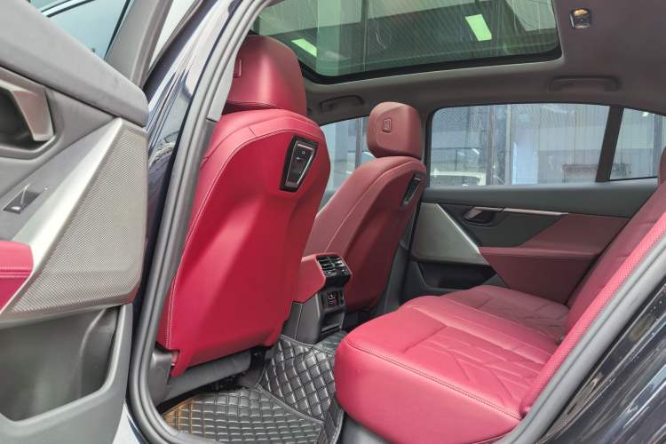 Used BMW 5 Series 2025 525Li M Sport Package