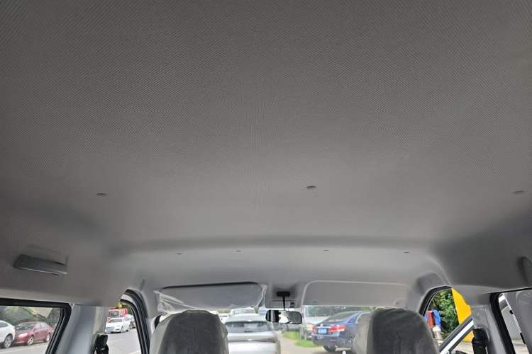 Used Wuling Yangguang 2025 Model 400km Bus Edition—Comfort Edition