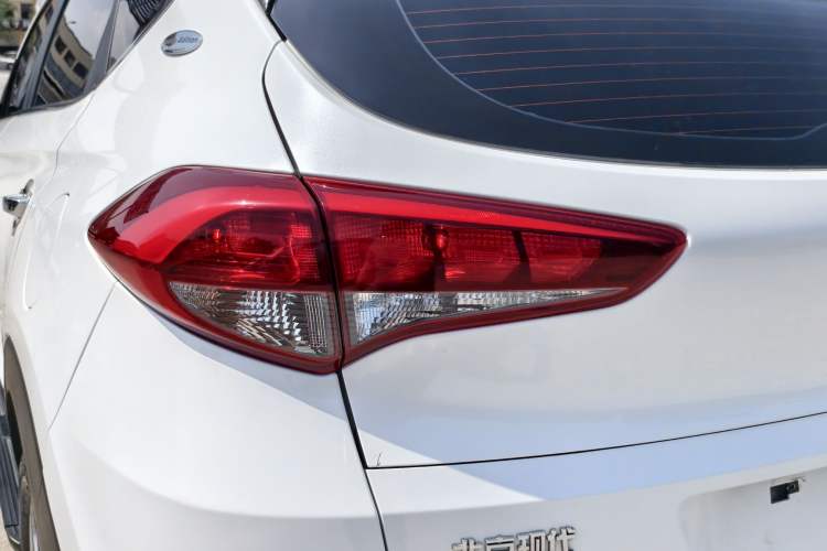 Used Hyundai Tucson 2018 1.6T Dual-Clutch Two-Wheel Drive 15th Anniversary Special Edition
