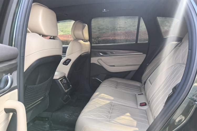 Used Geely Auto Monjaro L 2025 Dongfang Yao 2.0TD Automatic All-Wheel-Drive Wangyue Edition Interior 3