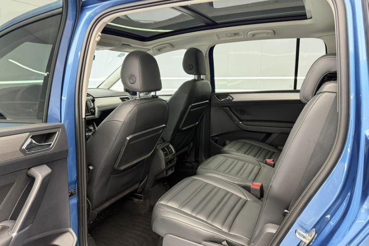 Used Volkswagen Touran 2018 Volkswagen Touran L 280TSI DSG Comfort Edition 7 Seats China VI Standard
