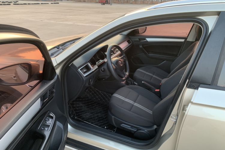 Used Volkswagen C-TREK 2018 1.5L Automatic Fashion Model
