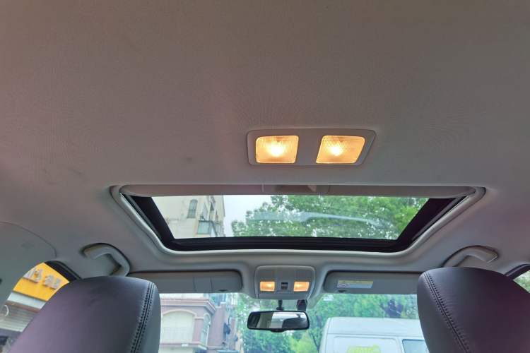 Used Mazda Atenza 2018 2.0L Blue Sky Luxury Edition China VI Standard Headliner