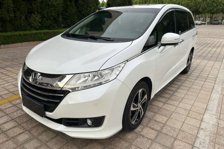 Used Honda Odyssey 2015 Revised 2.4L Luxury Edition