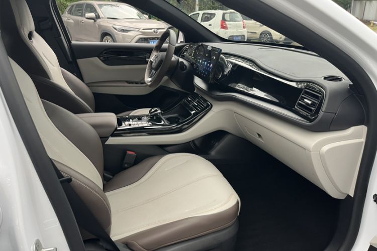 Used BYD Qin PLUS 2024 HONOR Edition DM-i 55KM Leading Model
