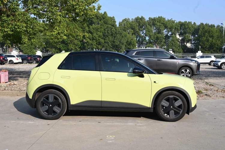 Used firefly firefly 2025 Illuminated Edition
