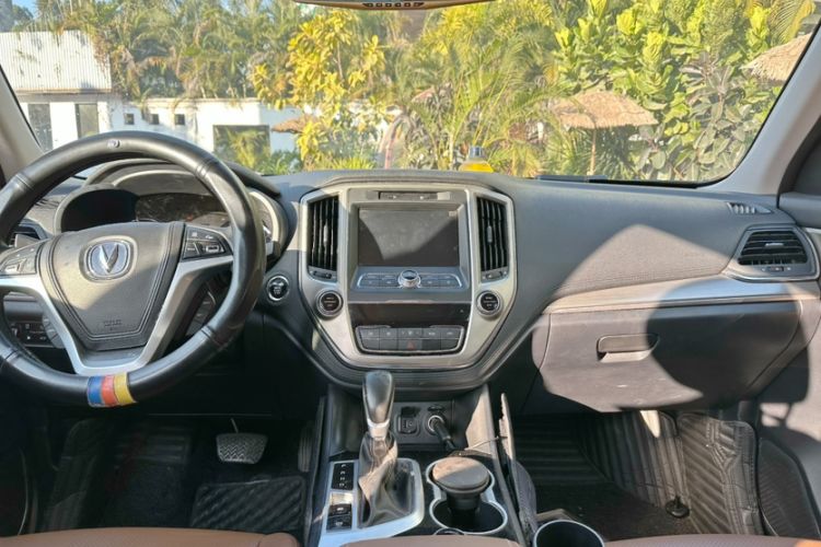 Used Changan CS95 2017 2.0T Two-Wheel Drive Zhitu Edition