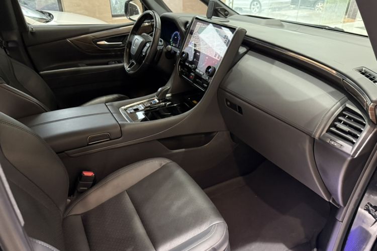 Used Toyota Vellfire 2024 Crown Dual-Engine 2.5L Ultimate Edition