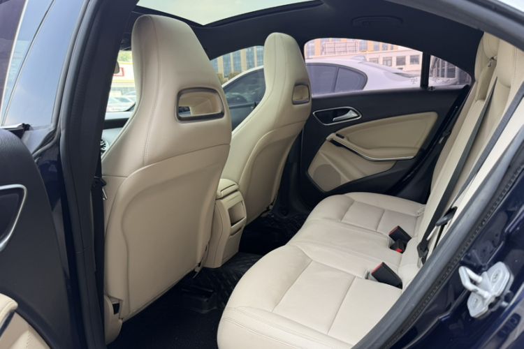 Used Mercedes-Benz CLA 2016 Facelifted CLA 200 Stylish Edition Interior 2