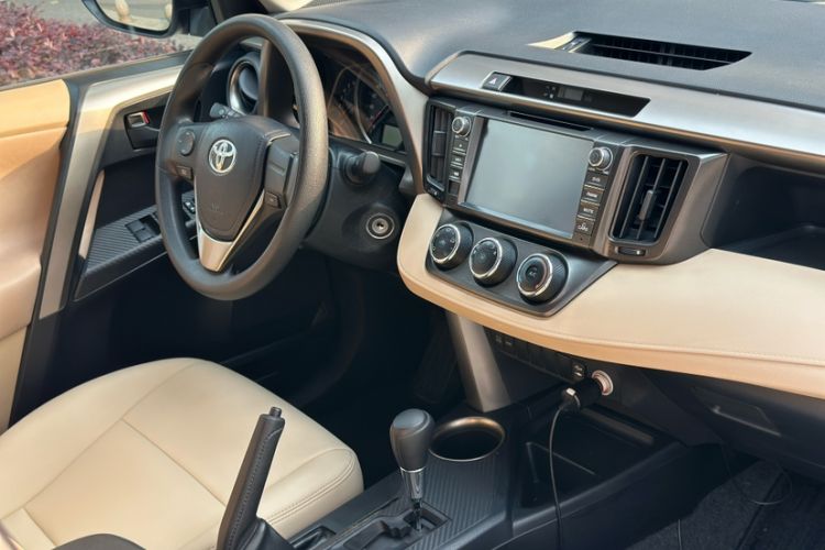 Used Toyota RAV4 2015 2.0L CVT Two-Wheel Drive Urban Edition