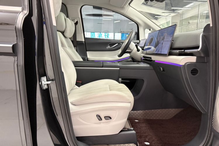 Used VOYAH Dream 2025 PHEV Four-Wheel Drive Prestige Kunpeng Edition