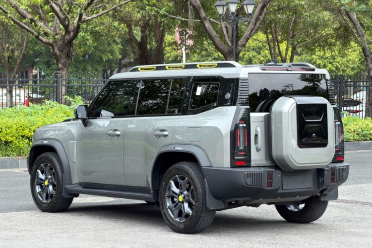 Used JETOUR Traveler 2023 2.0T All-Wheel Drive CrossPRO+
