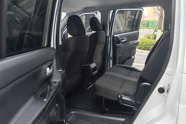 Used CHANGAN OSHAN X70A 2019 1.5L Manual Basic Version China VI Standard