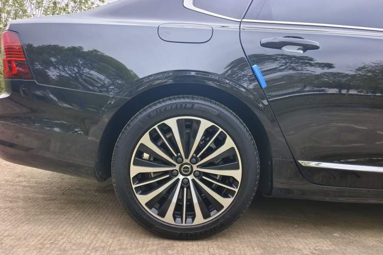 Used Volvo S90 2024 B5 Zhiyi Luxury Edition