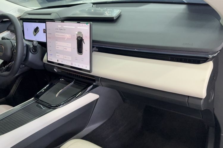 Used Lynk & Co 08 EM-P 2023 245km Ultra-Long Range Halo