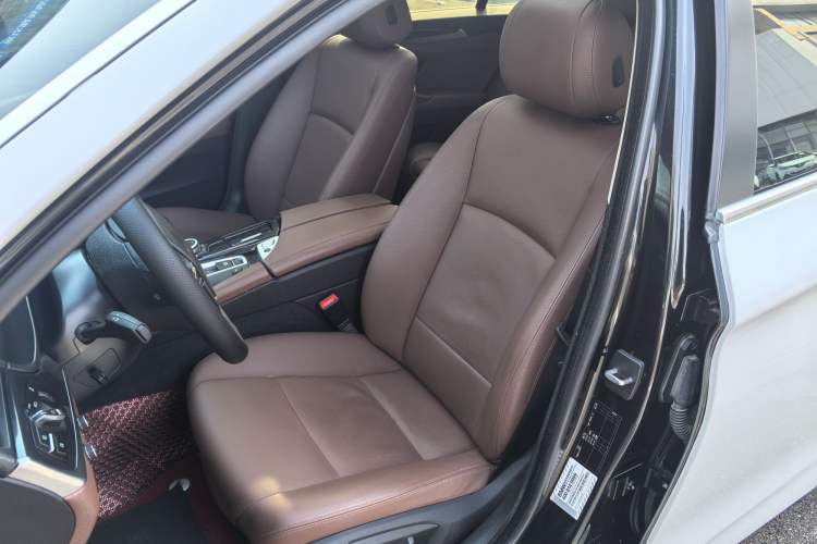 Used BMW 5 Series 2014 520Li Elegant Model
