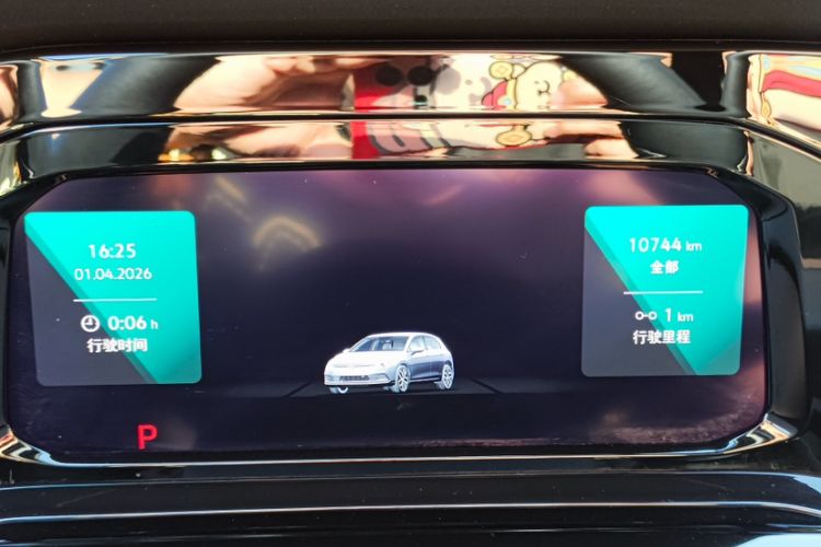 Used Volkswagen Golf 2021 280TSI DSG R-Line Odometer Close Up