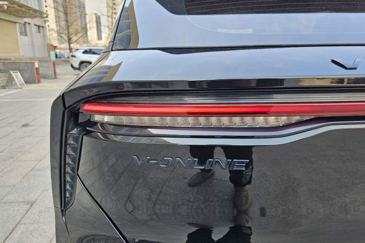 Used Venucia V 2022 260T Black Horse Edition · Idol