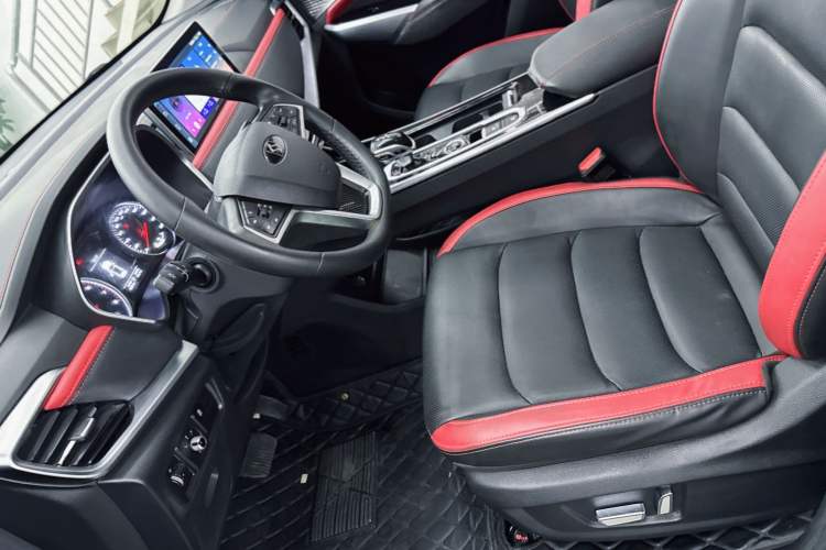 Used SOL X8 2021 300T DCT Leading Smart Connectivity Version 6 Seats