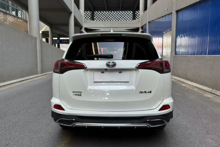 Used Toyota RAV4 2016 2.0L CVT Two-Wheel Drive Fashion Edition China V Standard