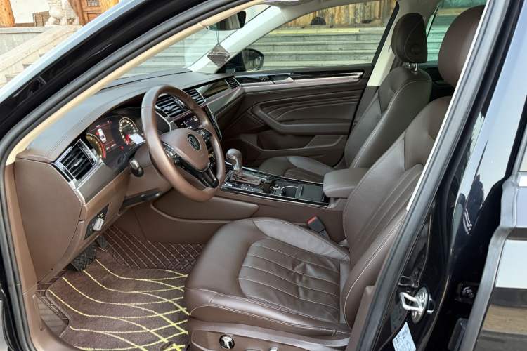 Used Volkswagen Phideon 2021 380TSI Luxury Edition Interior 2