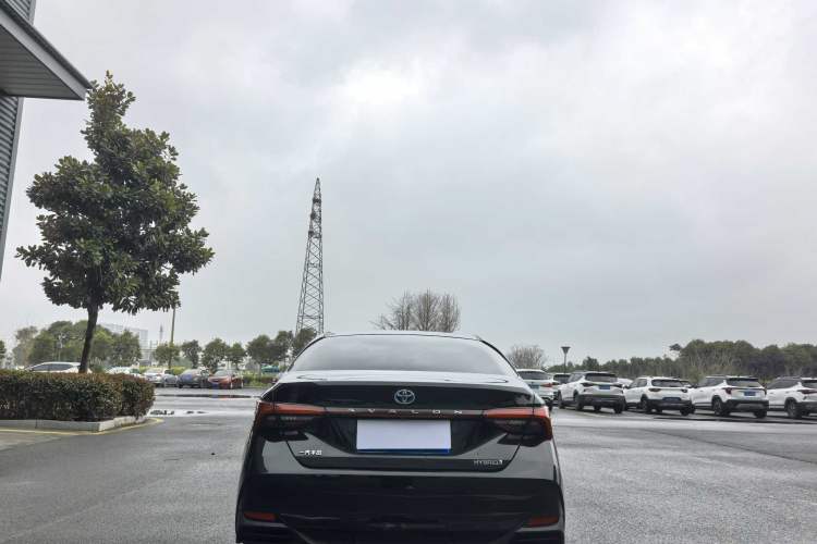 Used Toyota Avalon 2019 Dual-Engine 2.5L Luxury Edition China VI Standard