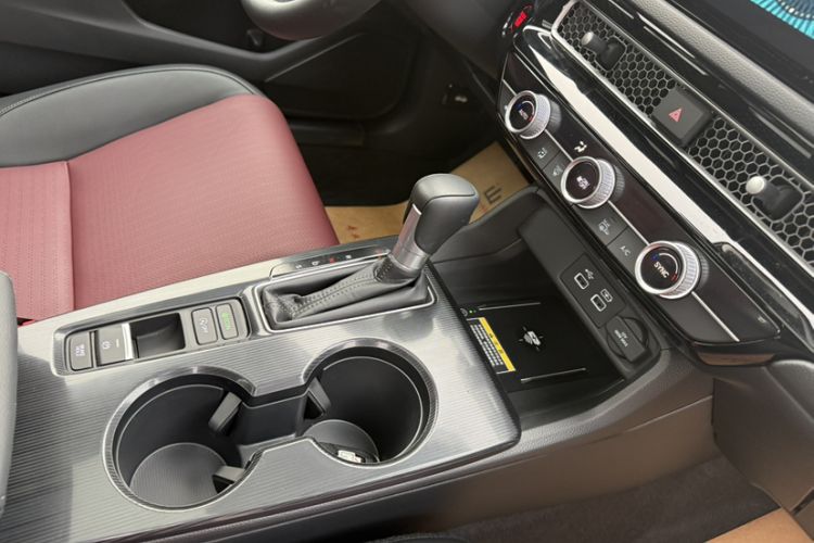 Used Honda Integra 2023 HATCHBACK 240TURBO CVT Phantom Night Deluxe Edition Interior 9